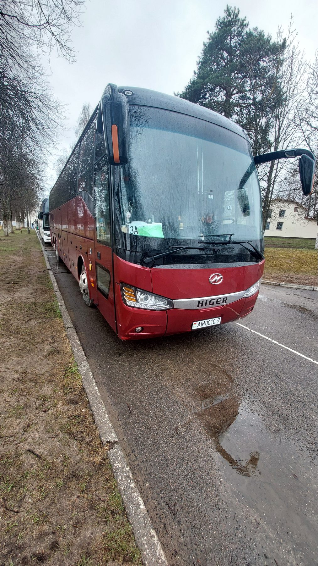 2 Красный автобус ждёт курсантов