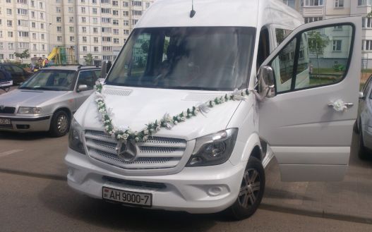 Как выбрать автомобили для гостей на свадьбу